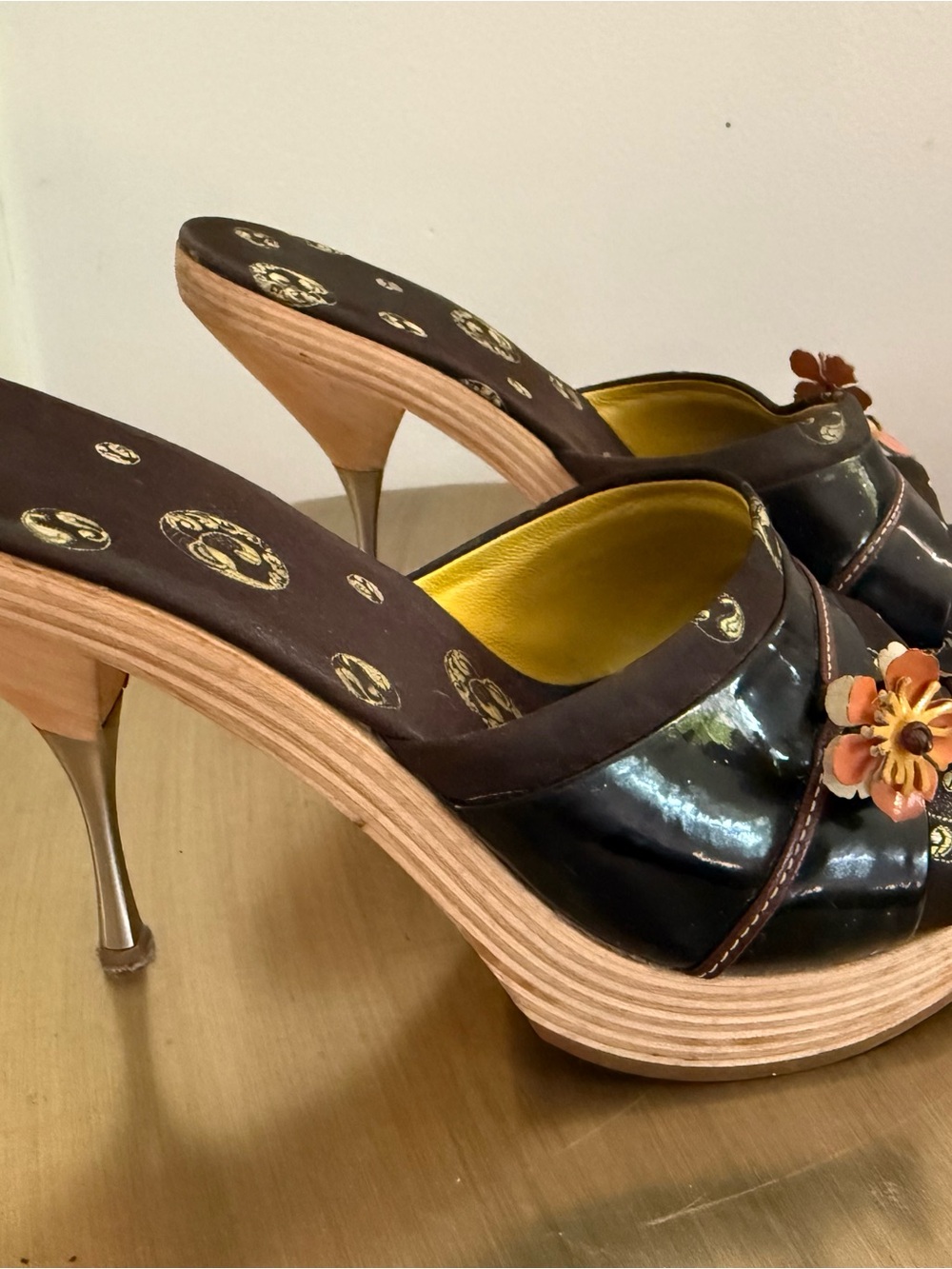 Prada Spring/Summer 2003 "Kimono" floral wooden mules sz 38 - Picture 3 of 5